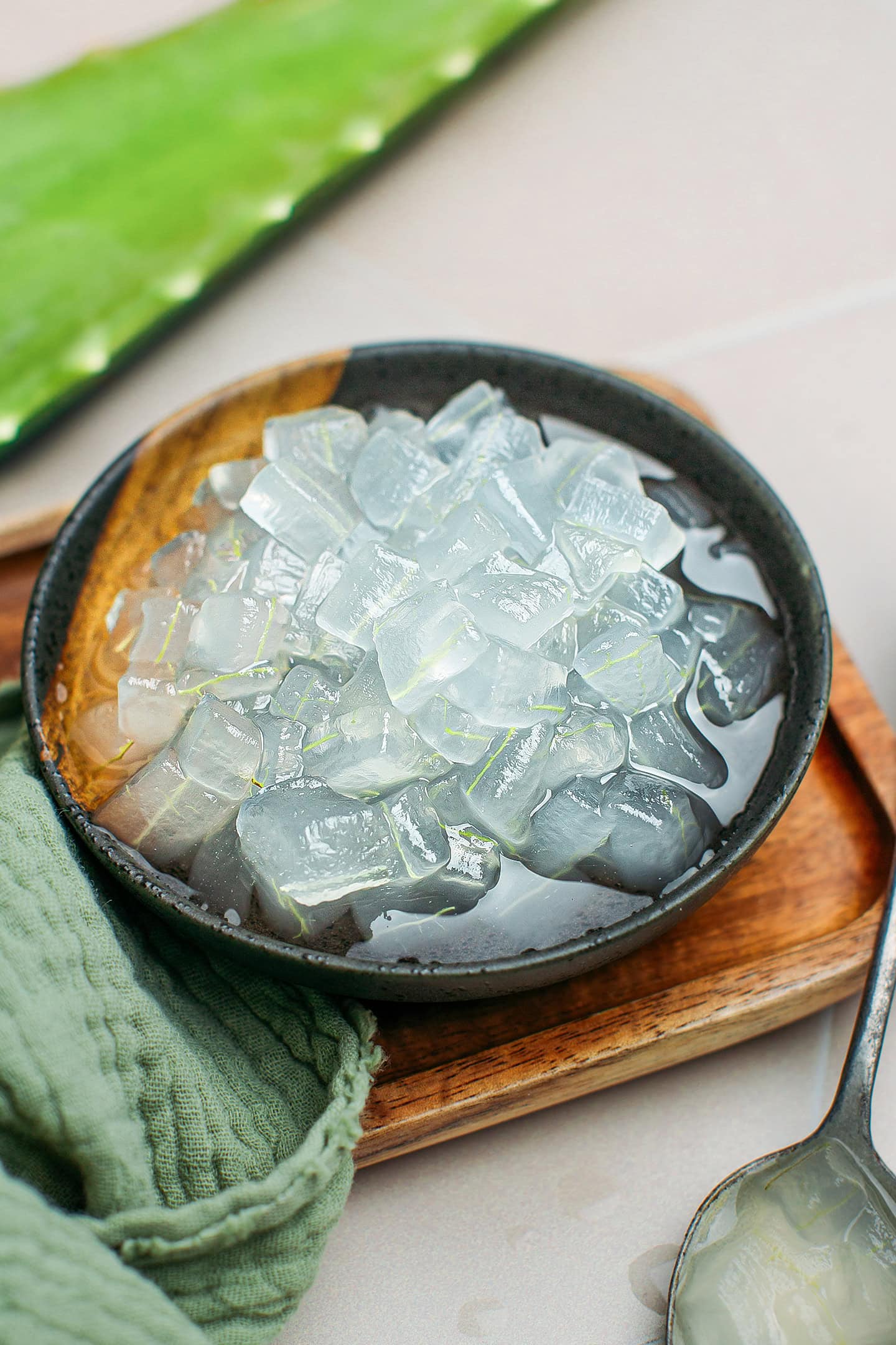 How to Prepare Aloe Vera Jelly