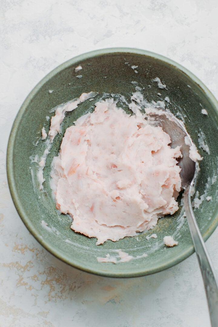 Mashed taro in a bowl.