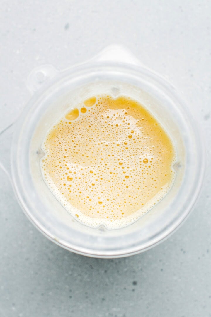 Blended mung beans with coconut milk in a blender.