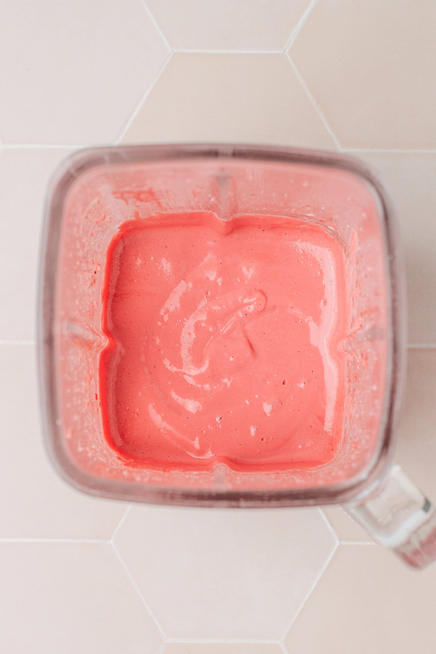 Blended tofu cream in a blender.